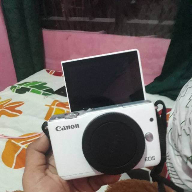 Kamera canon m10 (bekas)