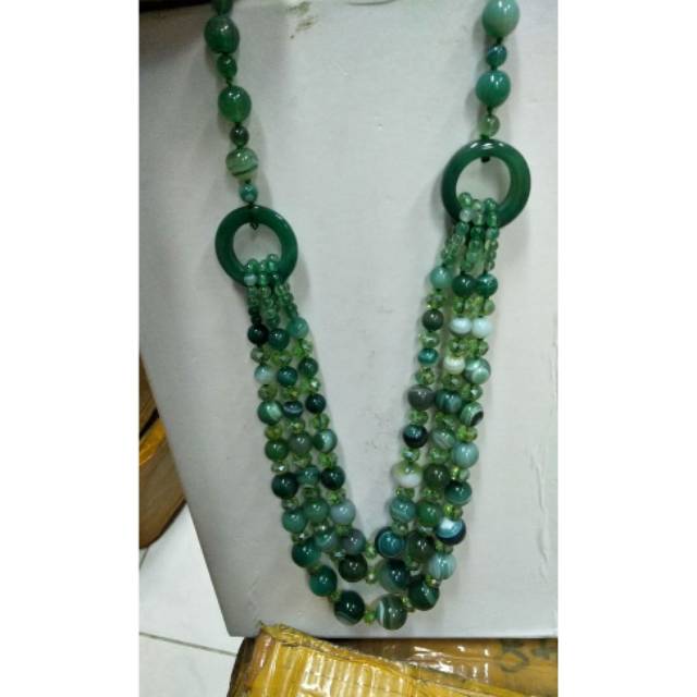 Kalung batu alam