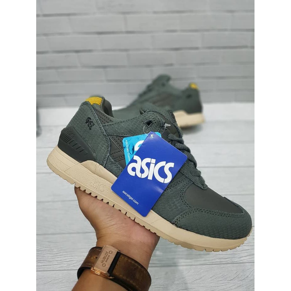 asics olive green