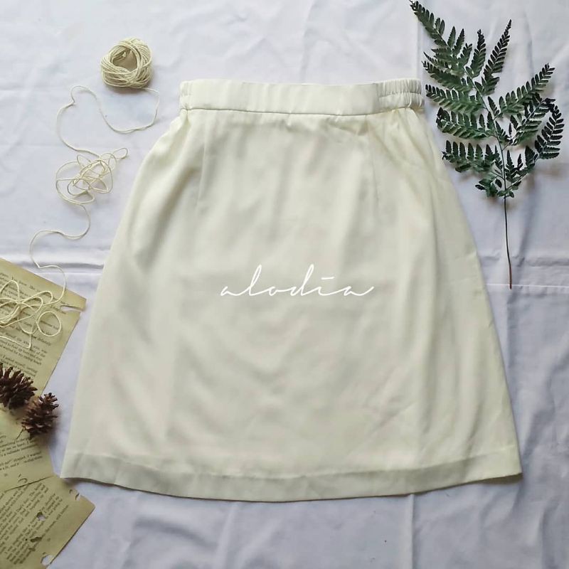 ROK KANTOR KERJA KULIAH WANITA / ROK VINTAGE KOREA KASUAL KEKINIAN PENDEK / ROK PUTIH POLOS MURAH