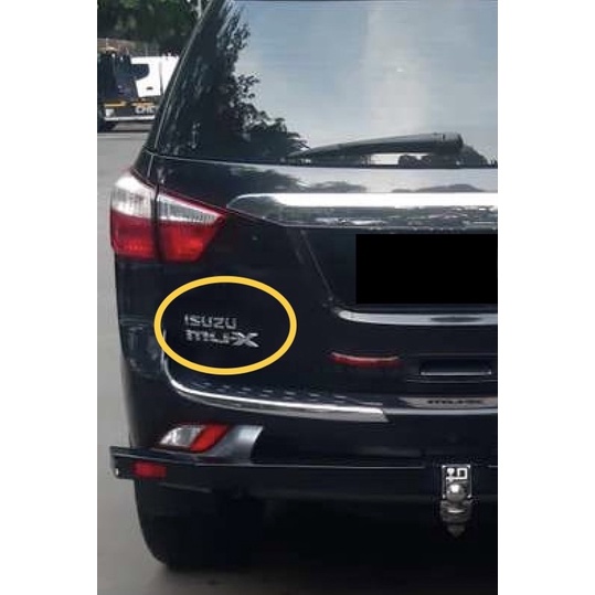 Emblem tulisan Isuzu dan Mux untuk bagasi Isuzu Mux