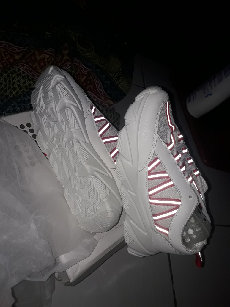 Mystery Box Sepatu/sandal