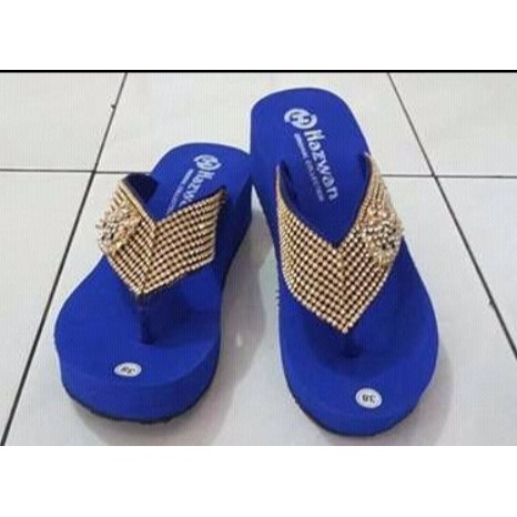 Sandal wanita hazwan jepit besar biru