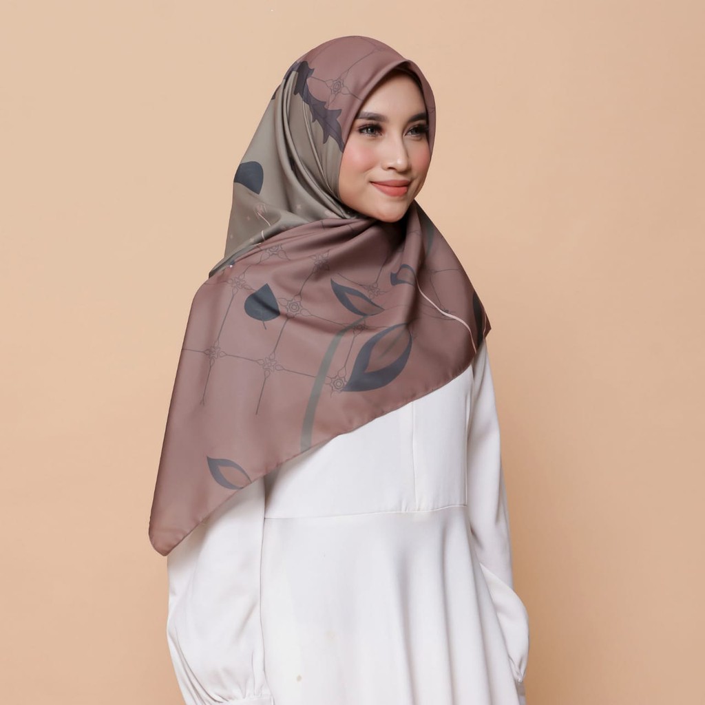 KERUDUNG SEGI EMPAT PRINTING MOTIF JILBAB SEGIEMPAT HIJAB SEGIEMPAT SCARF AGUSTIN