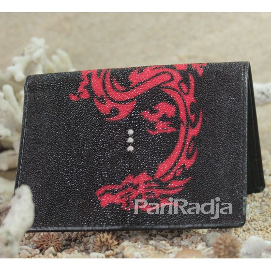 Dompet Kulit Ikan Pari Asli Hitam Naga Merah - Dompet Pria Kulit Ikan Pari Asli Model Berdiri