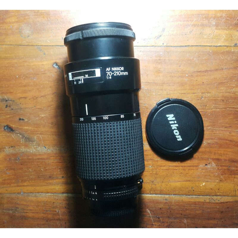 Lensa AF Nikkor 70-210mm f4