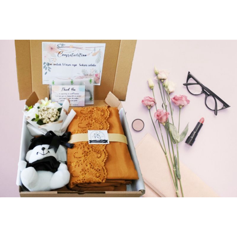 

HAMPERS MUKENA KADO ULANG TAHUN, KADO NIKAHAN, KADO ANNIVERSARY, WISUDA, GRADUATION HARI IBU | PARCEL LEBARAN