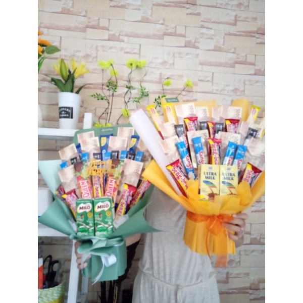 

JASA buket/bucket/bouquet custom L (belum termasuk isi)