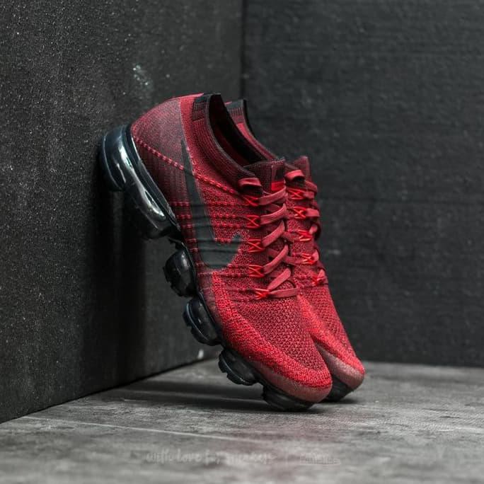 NIKE VAPORMAX MAROON