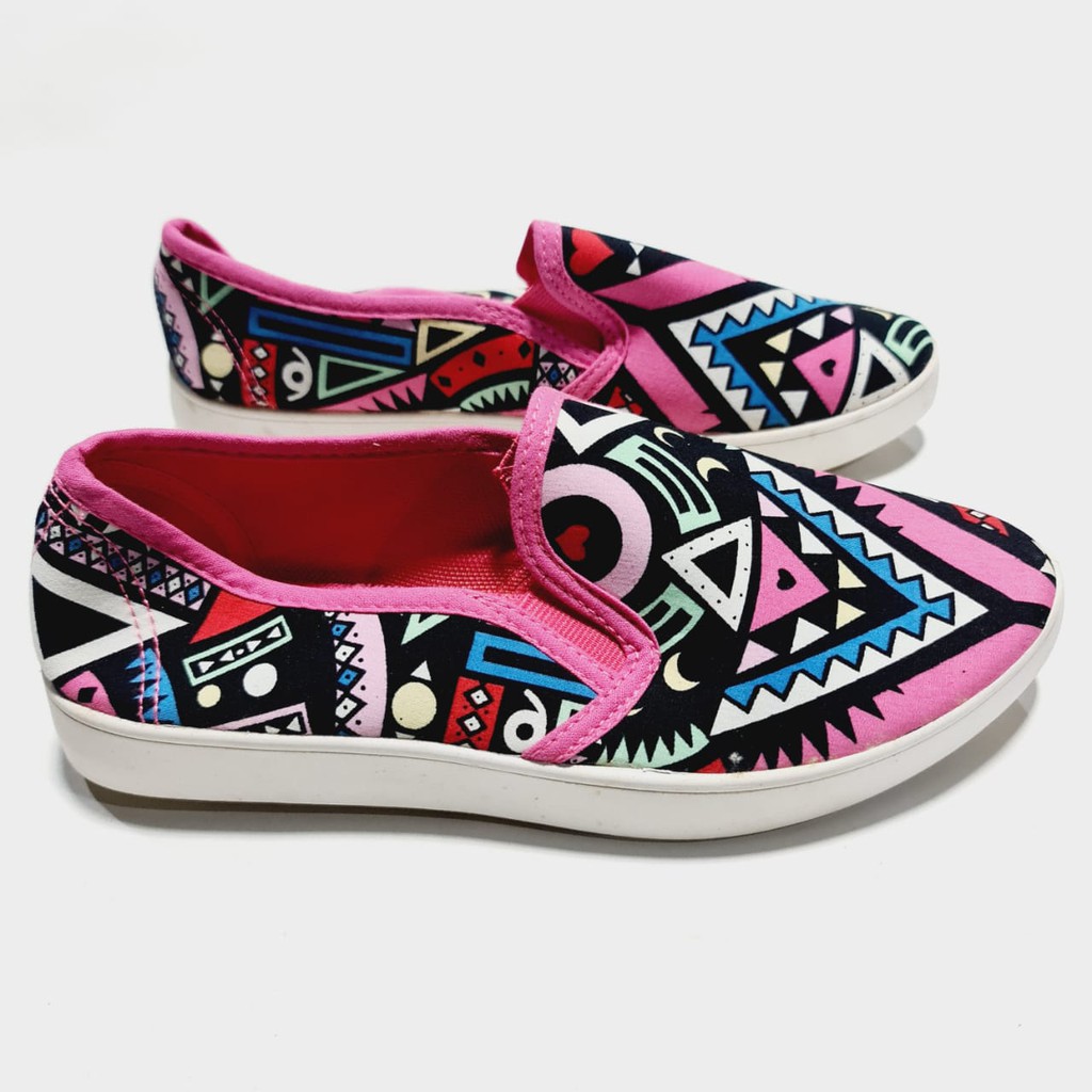 sepatu wanita slip on luofu import kain kanvas Mcl003