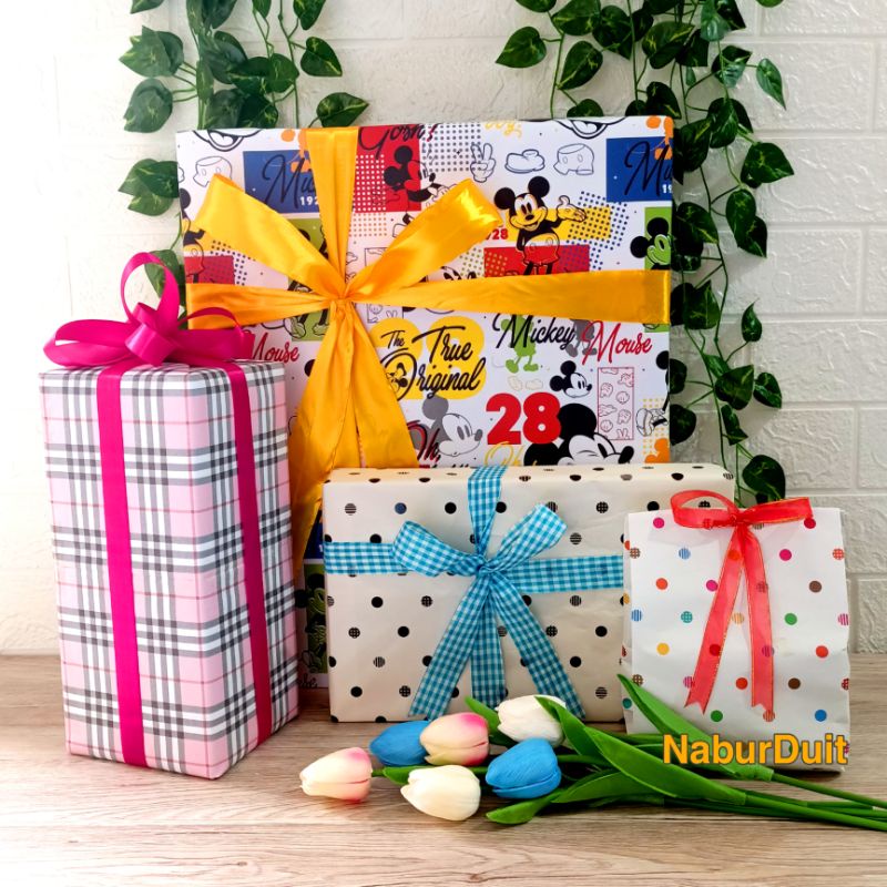 

PEMBUNGKUS KADO + PITA / GIFT WRAPPING + RIBBON WRAPPING