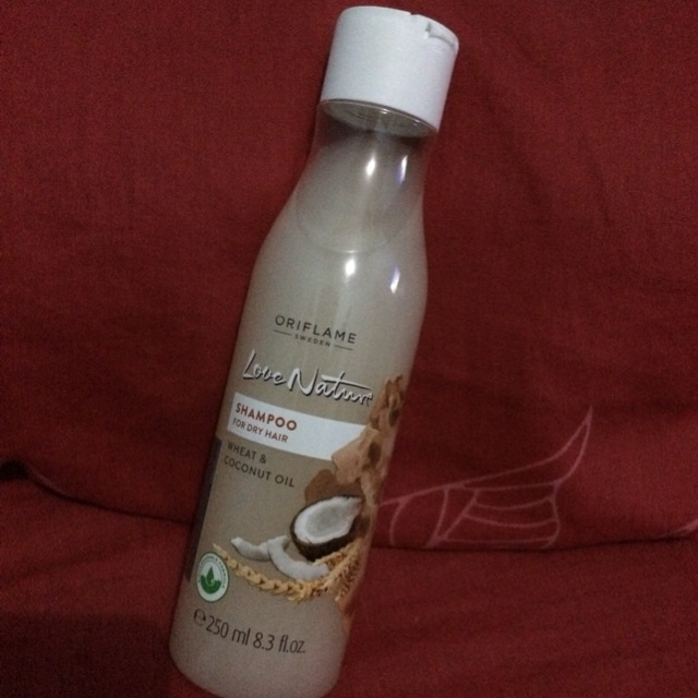 Shampoo Love Nature Oriflame