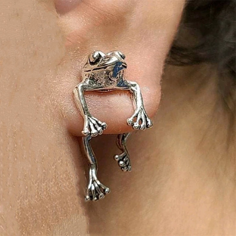 1 Pasang Anting Stud Tindik Desain Hewan Katak Warna Silver Gaya Retro Gothic Korea Untuk Wanita