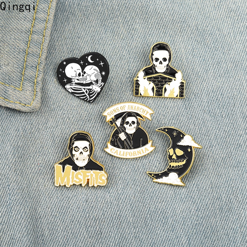 Bros Pin Enamel Desain Kartun Tengkorak Dagger Bulan Gelap Gaya Punk Gothic Untuk Hadiah Teman