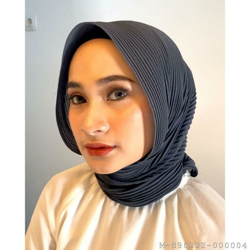 HIJAB WANITA PASHMINA PLISKET FULL HYGET VYLI-046Variasi：RANDOM WARNA, HITAM, NAVY, ABU DARK GREY, M
