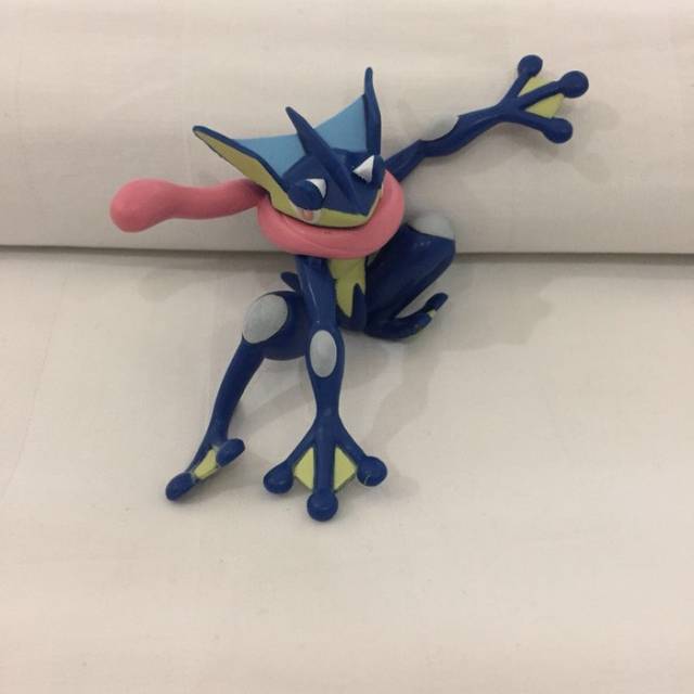 pokemon figure greninja tomy mainan langka