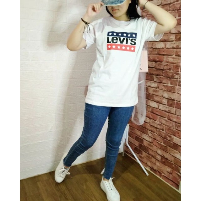 KAOS LEVIS PUTIH
