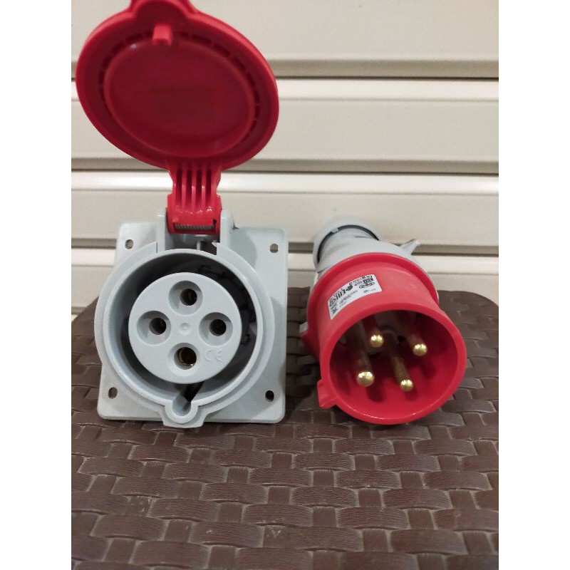 legrand 4pin 32a panel mounting set