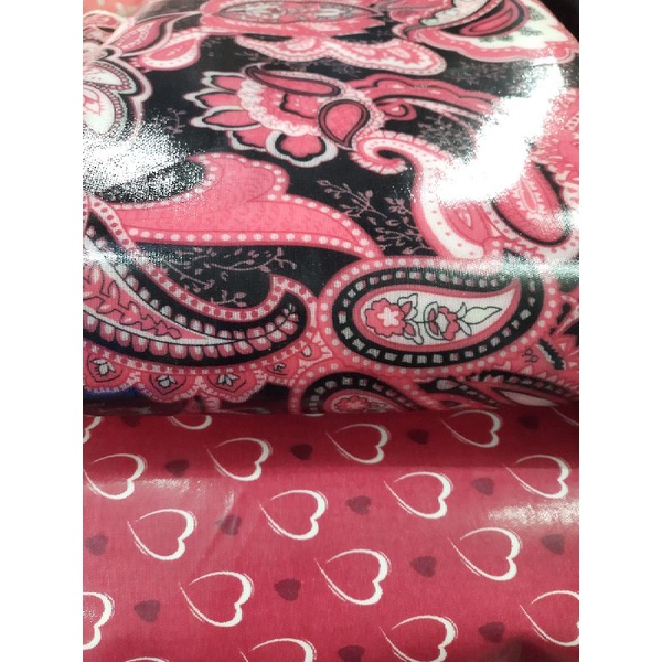 

kanvas laminating love merah n bunga keong ( 50 cm x 150 cm )