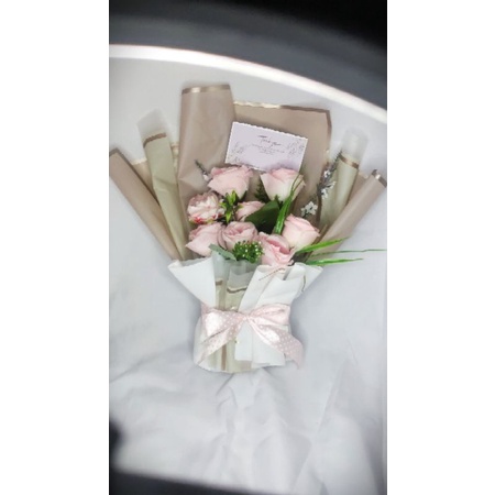 

Bouquet bunga/buket bunga/bucket bunga [INCLUDE: Greeting card+packing]