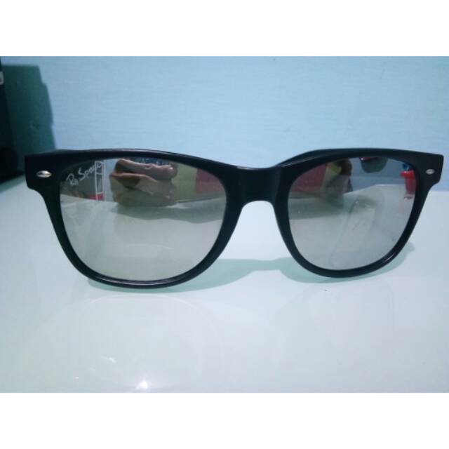 Kacamata hitam Rb Space