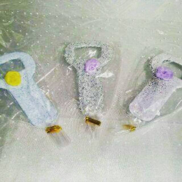 Souvenir pembuka botol