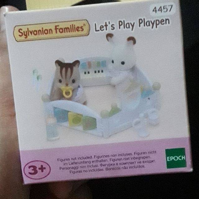 Sylvanian Families Let's Play Playpen