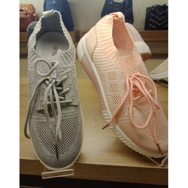 Sneakers Cewek Donatello