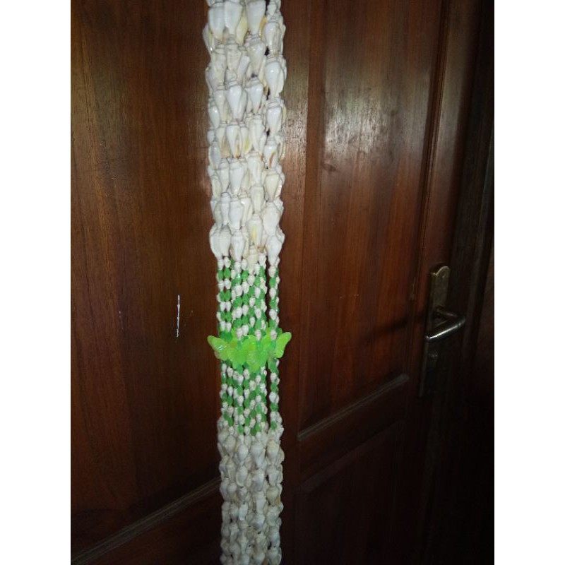 Tirai kerang putih kombinasi manik kupu cantik 20 untai free gantungan kunci