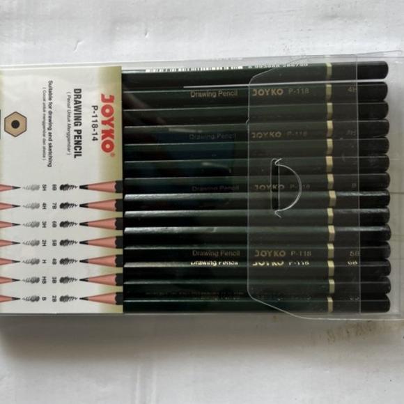 

[KODE PRODUK 8IHRK69100] Joyko Drawing Sketch Pencil / Pensil gambar sketsa set ( ketebalan komplit ) P-118-14 P 118 isi 14 pcs