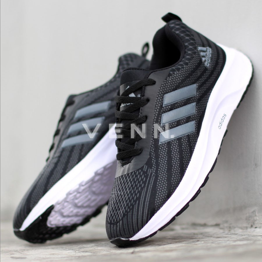 Sepatu Sport Pria - Sepatu Olahraga Adidas Ultra Boost GO Original