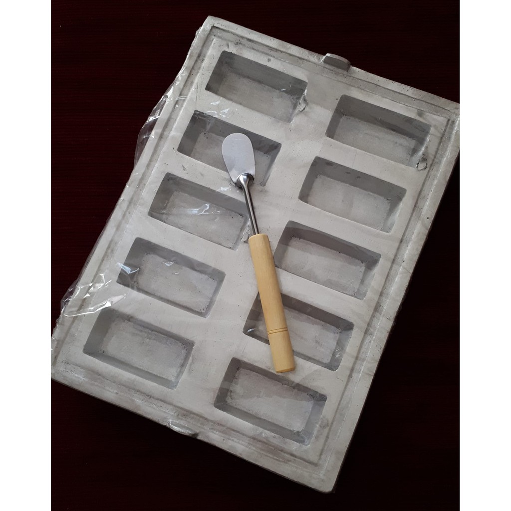 Cetakan KUE BALOK (Bonus sendok nya). Muluuuuss... dan Tebal banget.