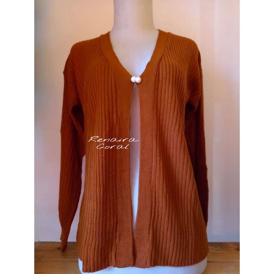 Cardigan rajut kancing mutiara RENAIRA 01-coral
