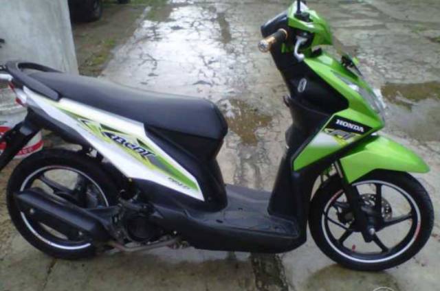 Striping Honda Beat Fi 2013 Hijau Putih Stiker List Body Motor Standar Shopee Indonesia