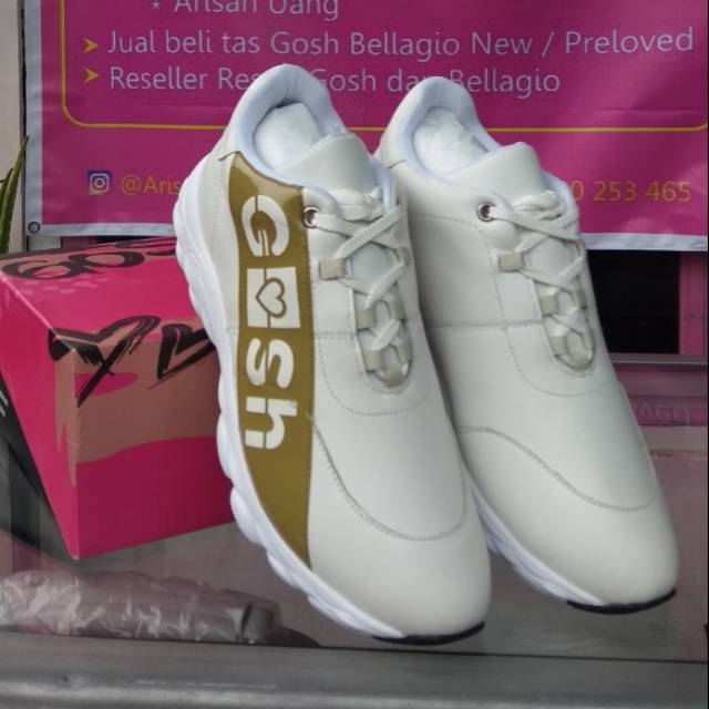 Sepatu gosh art