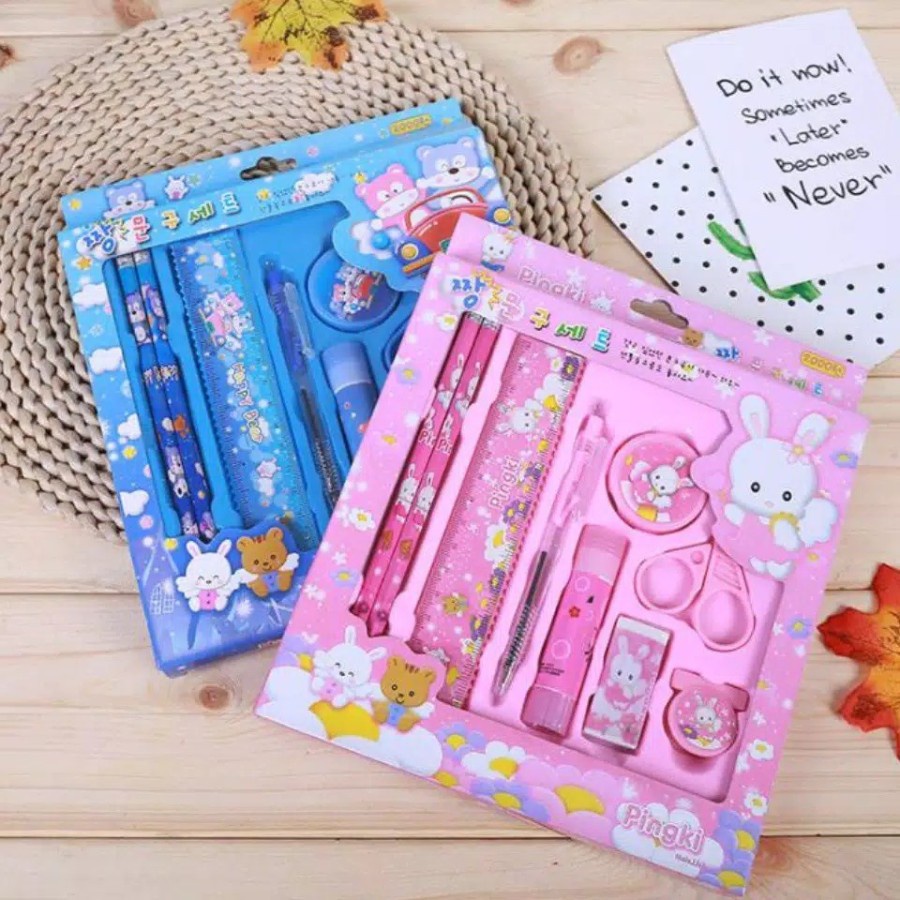 

Set Alat Tulis Sekolah Anak Stationery 9in1 - Merah Muda