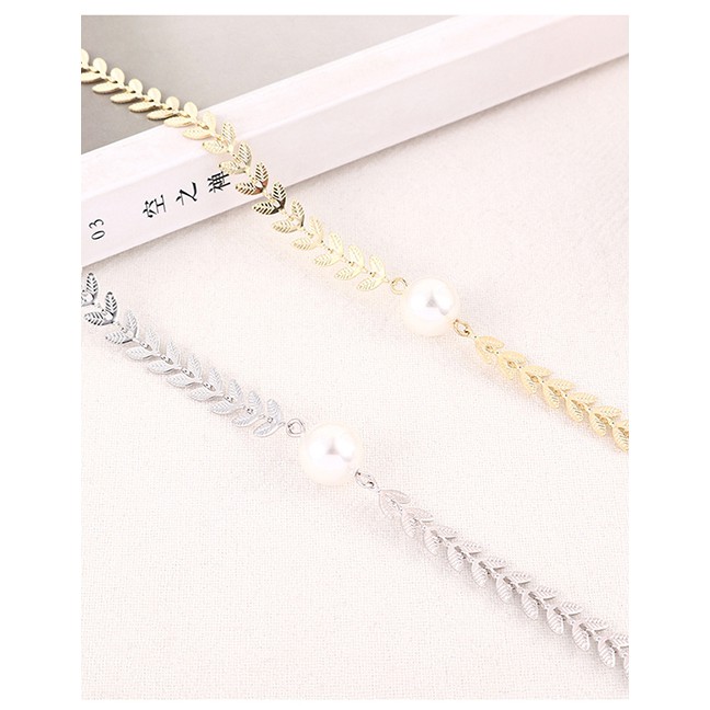 LRC Kalung Fashion Platinum Plated Gold Necklace - Maple Leaf Y6135X