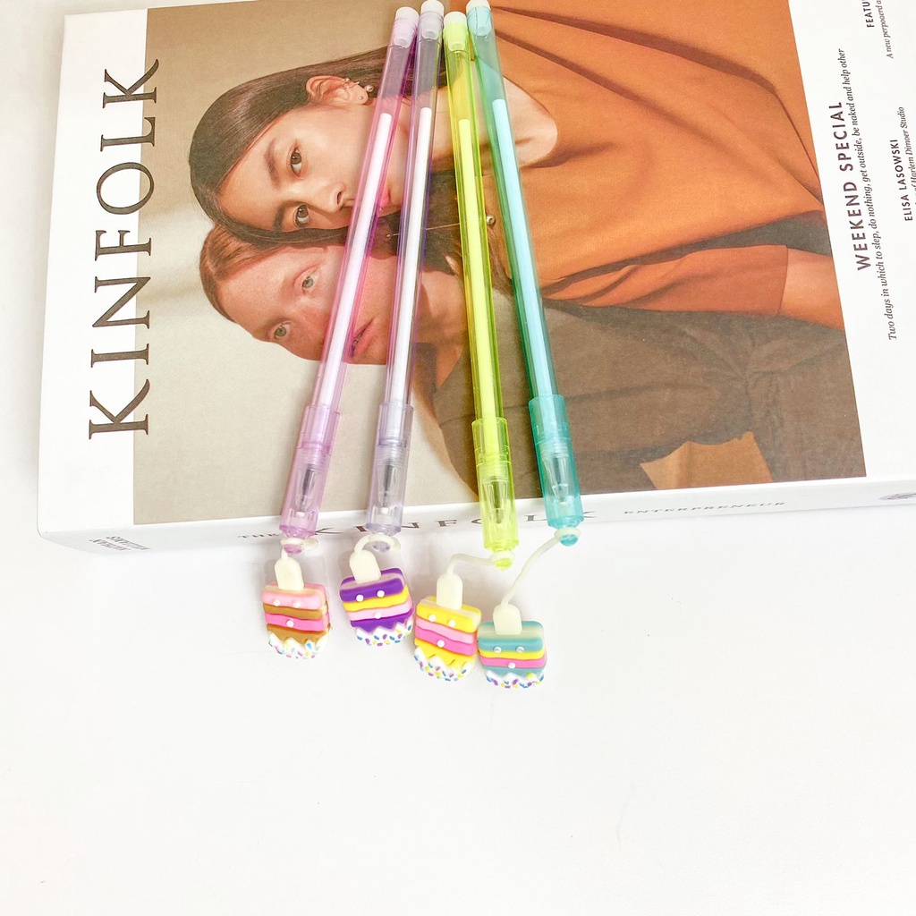 

Pen Gantungan Karet Es Krim Stik / Pulpen Stick Ice Cream Warna Warni Lucu Cute Tinta Hitam Murah Lucu Unik Grosir Ready COD