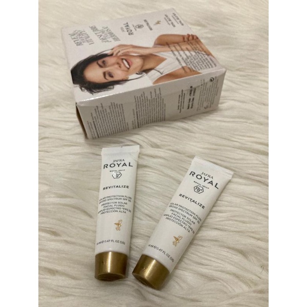 NEW JAFRA REVITALIZE SOLAR PROTECTION FLUID SPF 50 TRAVEL SIZE