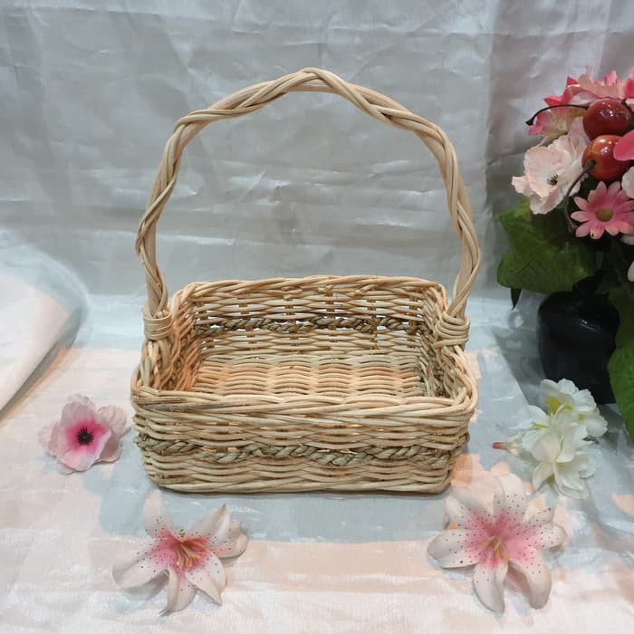 K47S Keranjang rotan persegi tangkai kecil 15x12x6 cm K47S Keranjang rotan persegi tangkai kecil 15x12x6 cm