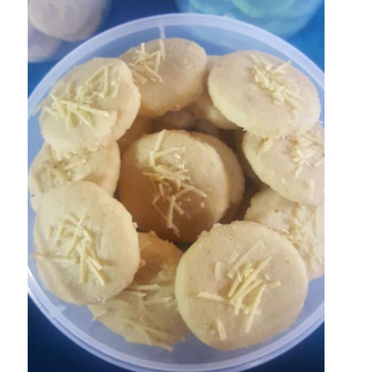 

M3njuAl's Kue kacang Oiginal Mbok Nini (khas jember) |E4N009 ,.