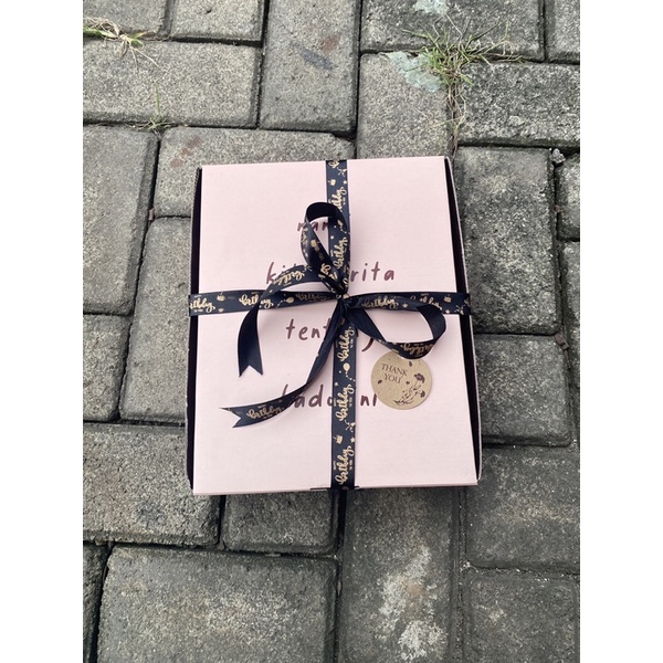 

\NANTI KITA CERITA TENTANG HARI INI/ PAKET BOX HAMPERS size 29,5x23x6 lengkap