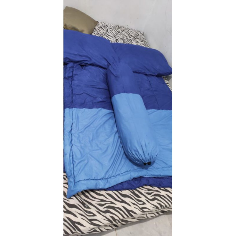 sprei second preloved merk fata minimalis polos biru blue 180 x 200