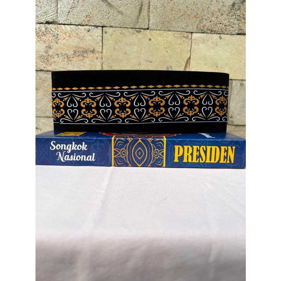 PECI SONGKOK KOPIAH MOTIF BATIK BORDIR KUNING ORIGINAL BERKUALITAS