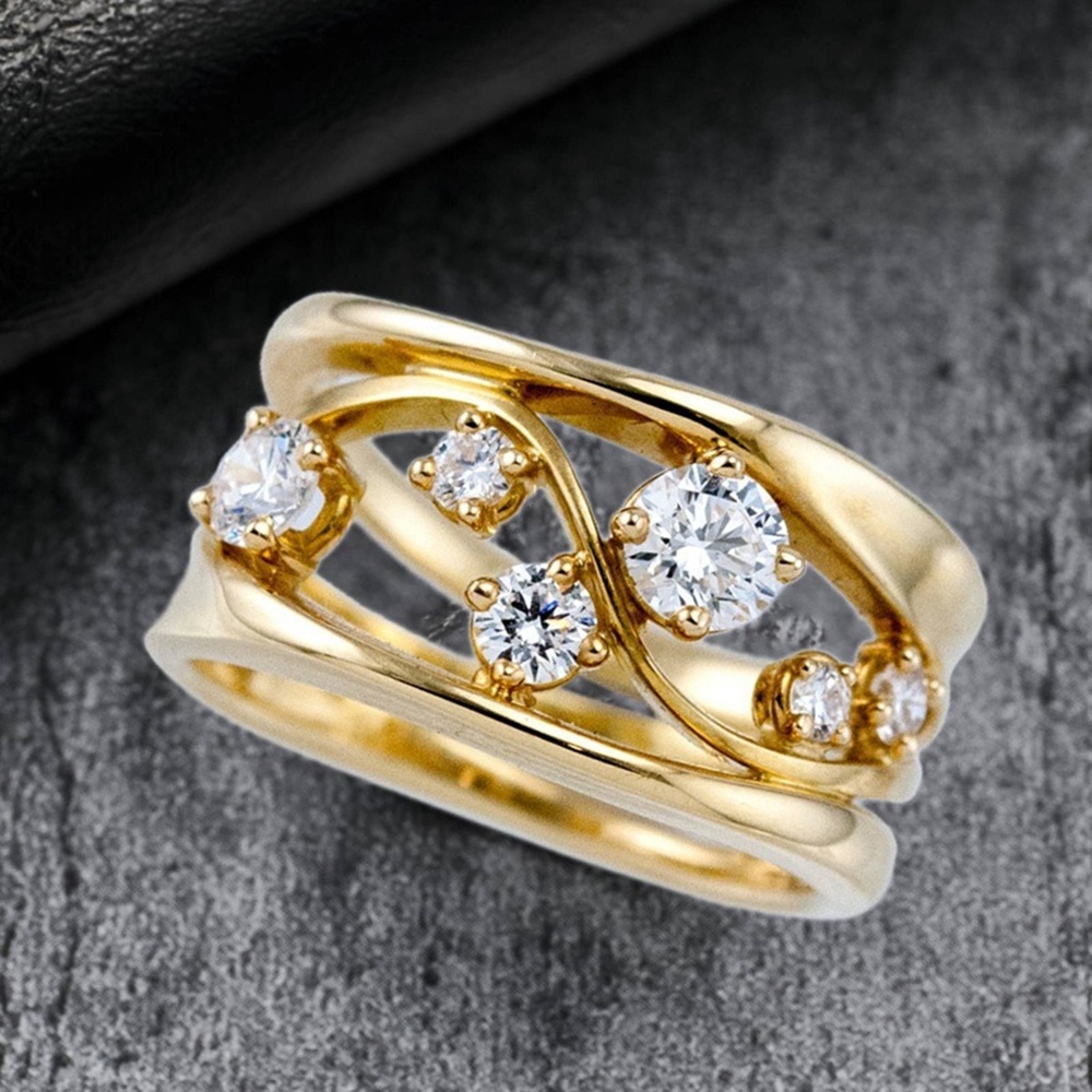 Cincin Bahan Alloy Warna Emas Aksen Zircon Untuk Wanita