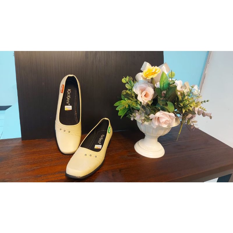 SEPATU WANITA KICKERS GRADE ORI
