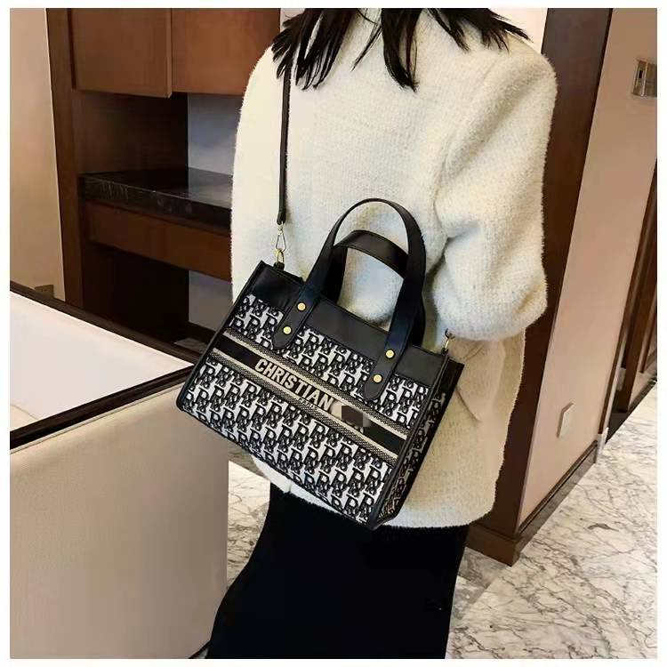 066 Fashion  Handbag Tas Selempang Wanita Import (1 KG MUAT 2)tas SHOULDER BAG Fashion Elegant wanita import terbaru 1kg bisa 2 tas import