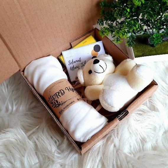 hampers boneka hijab gift box spesial