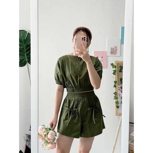 Micko Short Set / 1 Set Atasan Crop + Celana Kantong Modis