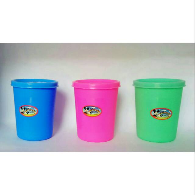 Gelas mickey tutup ukuran S cocok untuk tambahan souvenir 